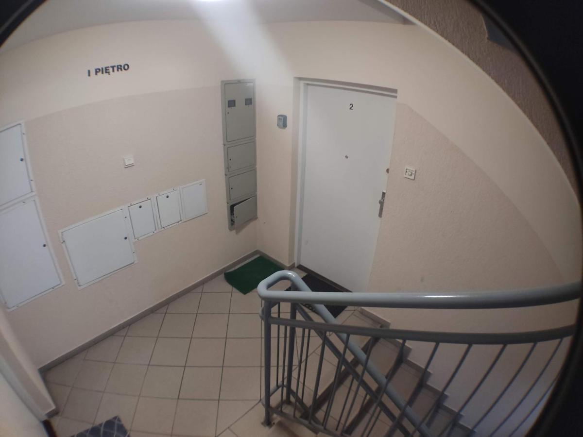 3030 Jana Spychalskiego 32 - Tanie Pokoje W Apartamencie - Samodzielne Zameldowanie - Self Check In Poznan Exterior photo