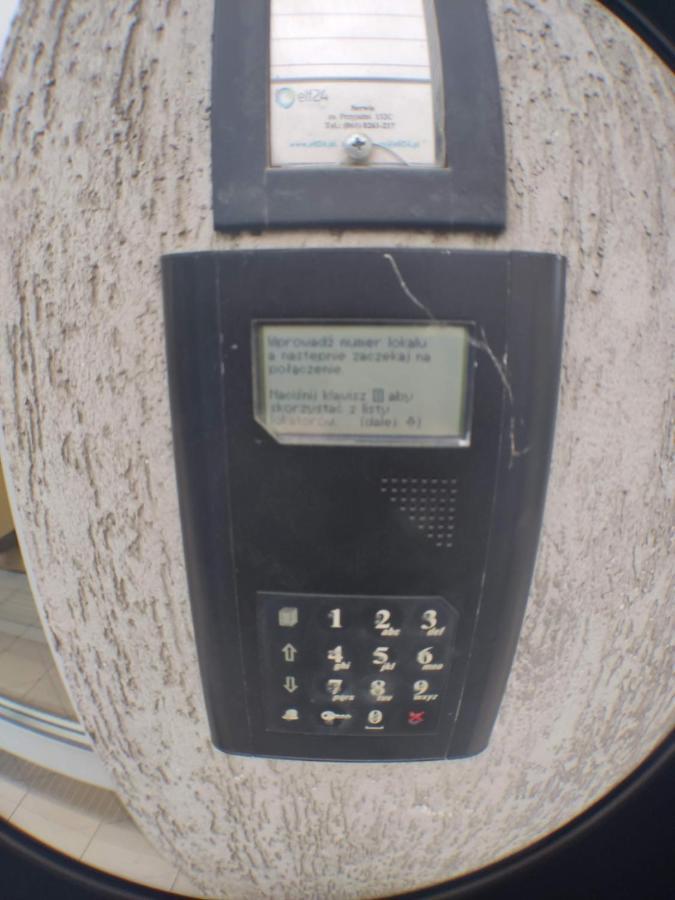 3030 Jana Spychalskiego 32 - Tanie Pokoje W Apartamencie - Samodzielne Zameldowanie - Self Check In Poznan Exterior photo