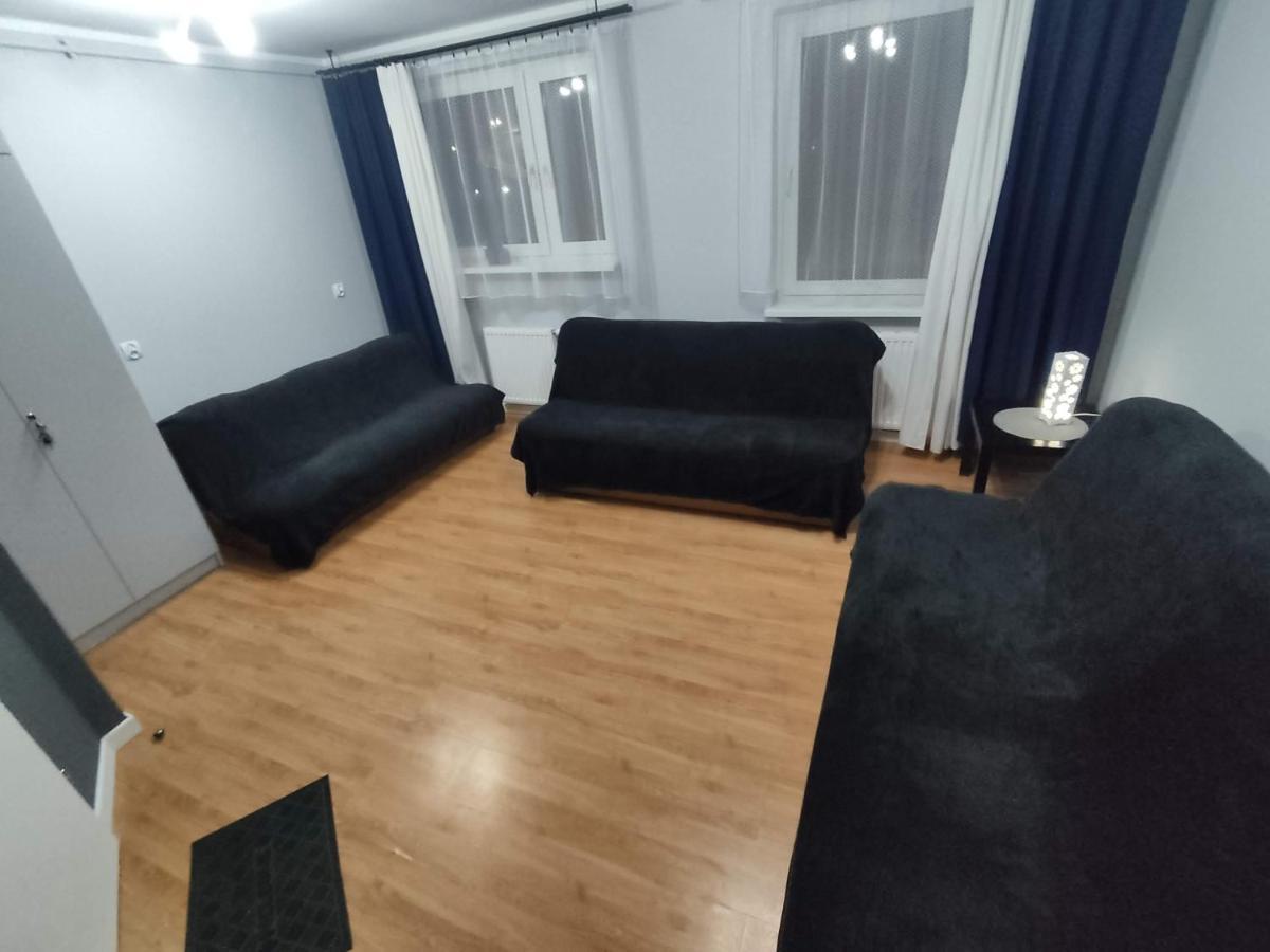 3030 Jana Spychalskiego 32 - Tanie Pokoje W Apartamencie - Samodzielne Zameldowanie - Self Check In Poznan Exterior photo
