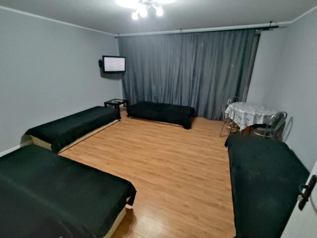 3030 Jana Spychalskiego 32 - Tanie Pokoje W Apartamencie - Samodzielne Zameldowanie - Self Check In Poznan Exterior photo