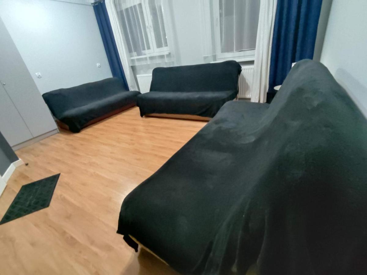 3030 Jana Spychalskiego 32 - Tanie Pokoje W Apartamencie - Samodzielne Zameldowanie - Self Check In Poznan Exterior photo