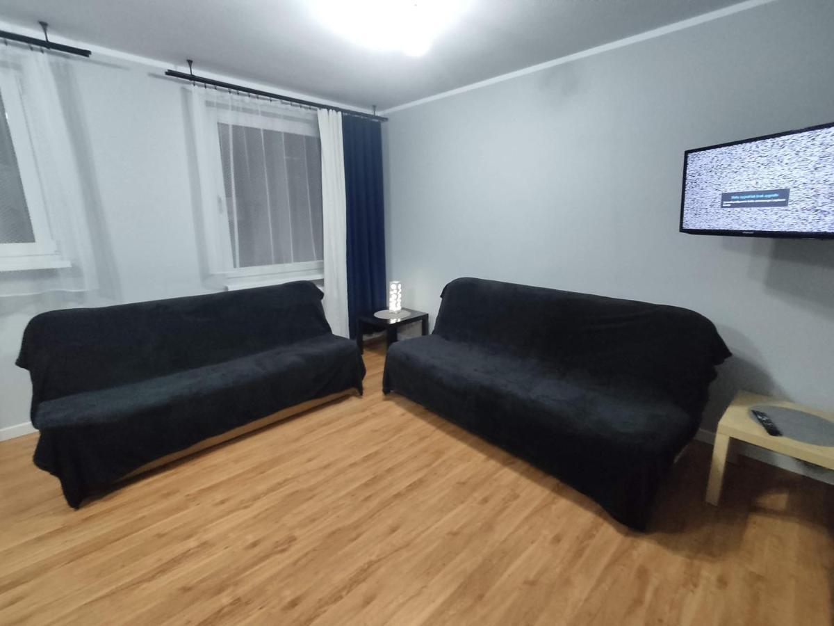 3030 Jana Spychalskiego 32 - Tanie Pokoje W Apartamencie - Samodzielne Zameldowanie - Self Check In Poznan Exterior photo