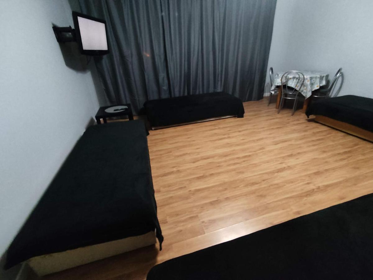 3030 Jana Spychalskiego 32 - Tanie Pokoje W Apartamencie - Samodzielne Zameldowanie - Self Check In Poznan Exterior photo